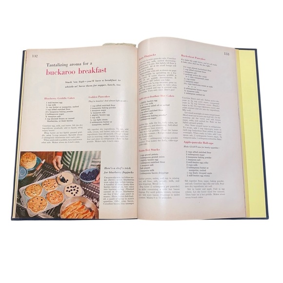 Vintage 50s Better Homes And Gardens Barbecue Book - Gold and Black - Picture 7 of 8